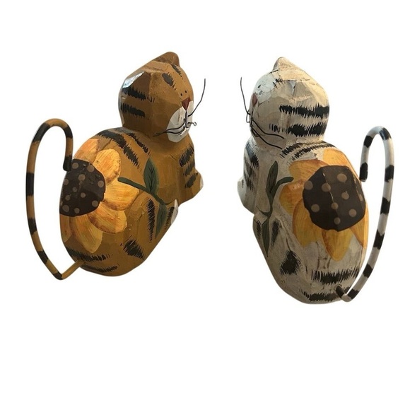 Set of 2 Painted Wooden Cat Figurines with Sunflower Design - Picture 2 of 10